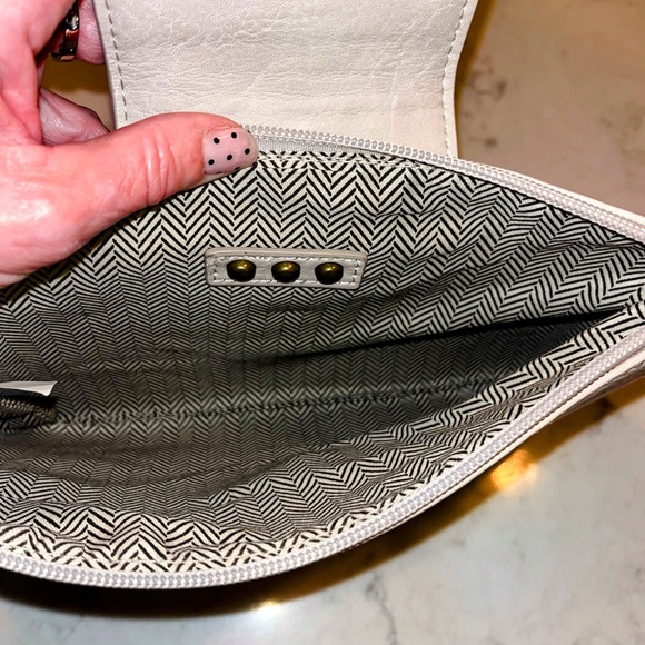 Pretty Simple Riviera Maya Rivet Clutch - Picture 6 of 8